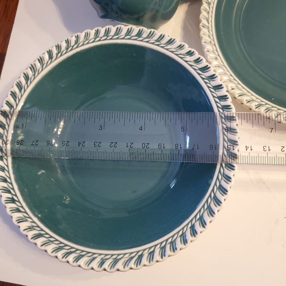 8 Piece Vintage Harkerware Pottery Pate sur Pate Plates Bowls Cups Mid-century - Picture 8 of 13